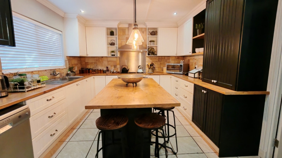 3 Bedroom Property for Sale in Groot Brakrivier Central Western Cape